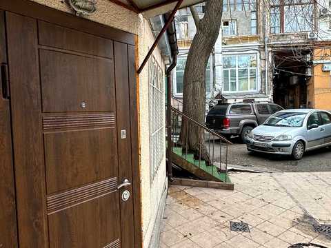 комерційна за адресою Ланжеронівська вул., 17