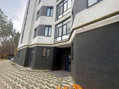 комерційна за адресою Мисливська вул., 24