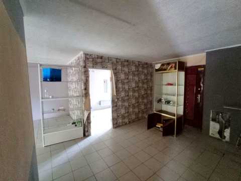 комерційна за адресою Робоча вул., 75