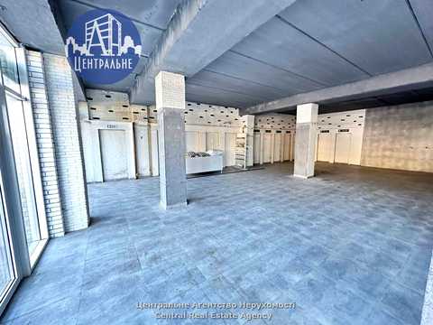 комерційна за адресою Чернівці, Чорновола вул., 1