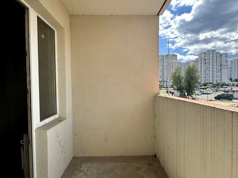 квартира за адресою Милославська вул., 18