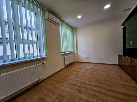 комерційна за адресою Військових Ветеранів вул., 6