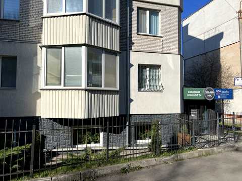комерційна за адресою Миру просп., 73/3