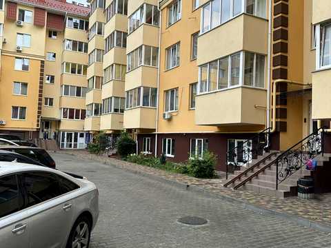комерційна за адресою Башивська, 7