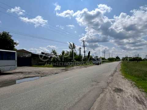 комерційна за адресою Центральна, 1
