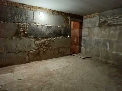 комерційна за адресою Рівне, вул. Ясна, 7б