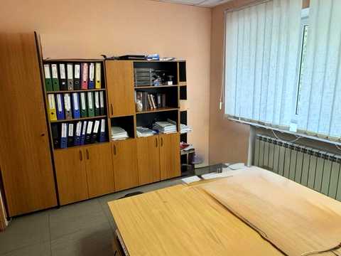 комерційна за адресою Володимира Моссаковського вул. (Клари Цеткін), 1