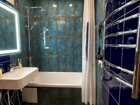 квартира по адресу Строителей ул., 24