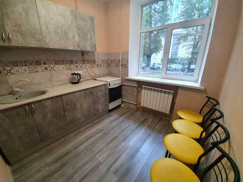 комерційна за адресою Івана Мазепи вул. (Січневого Повстання), 11-А
