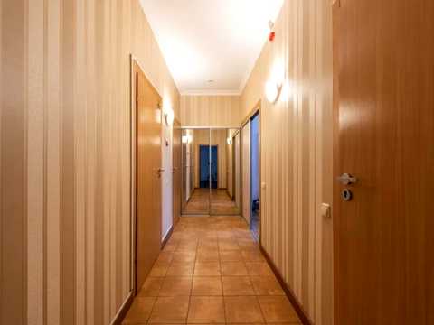 комерційна за адресою Банкова вул., 12