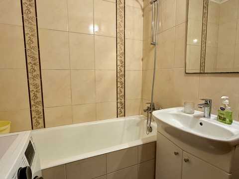 квартира за адресою Каштанова вул., 14-А