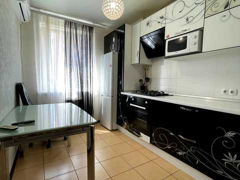 квартира за адресою Торгова вул., 15а
