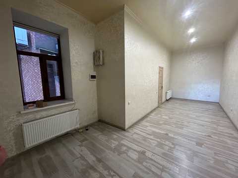 комерційна за адресою Драгоманова вул., 67