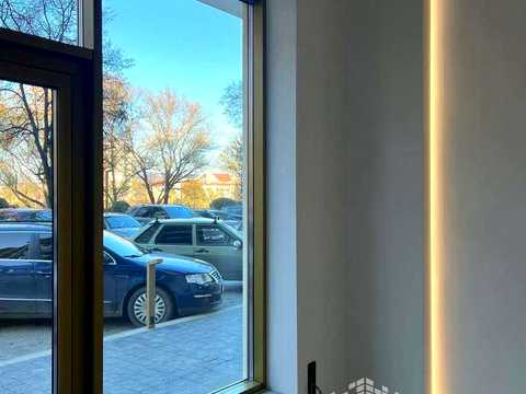 комерційна за адресою Слов'янська набережна вул., 23