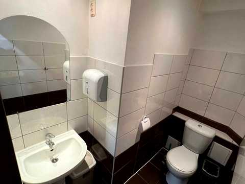 комерційна за адресою Федьковича вул., 110