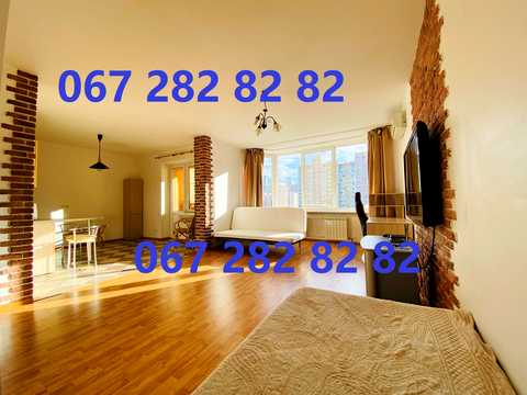 квартира за адресою Анни Ахматової вул., 35-А