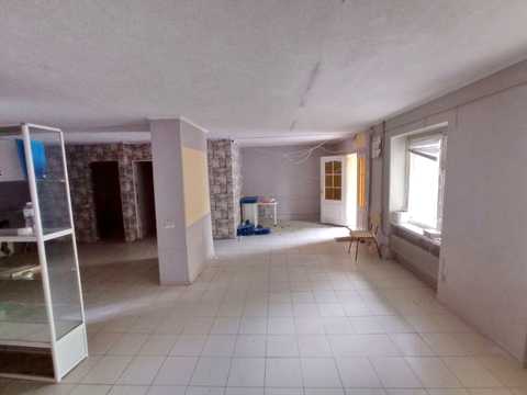 комерційна за адресою Робоча вул., 75