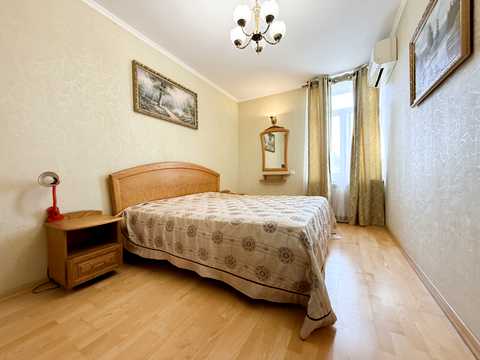 квартира за адресою Рея Бредбері вул., 6
