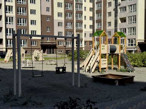квартира за адресою Леоніда Каденюка вул., 18