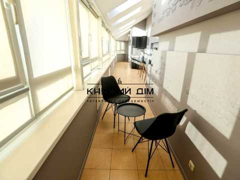 комерційна за адресою Клінічна вул., 23/25