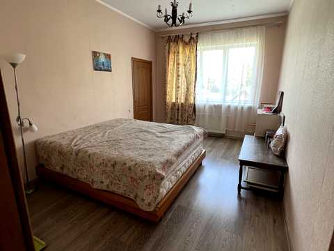 будинок за адресою Романа Шухевича вул.