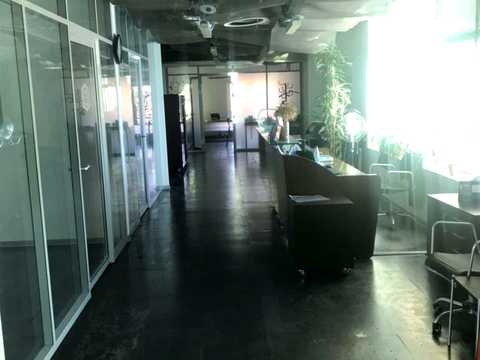 комерційна за адресою Басейна вул., 1/2