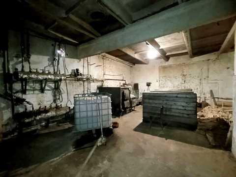 комерційна за адресою Дунаївці, Травнева, 2-А