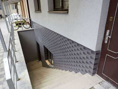 комерційна за адресою Михайла Мулика вул. (Гаркуші), 38