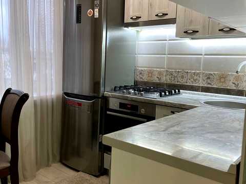 квартира по адресу Свободы просп. (60-річчя Жовтня), 33