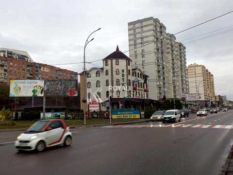 комерційна за адресою Набережна вул., 2