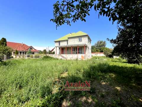 будинок за адресою Грушевського вул., 1