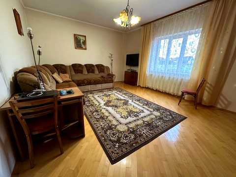 будинок за адресою с. Угринів, Вільна