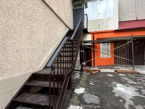 комерційна за адресою Олексія Вадатурського вул. (Маршала Малиновського), 1/1