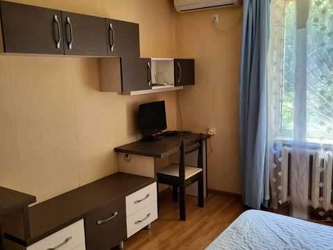 квартира за адресою Середньофонтанська вул., 40