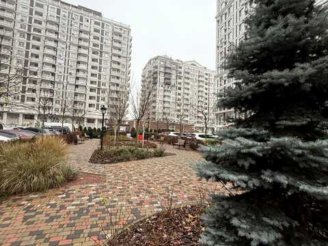 коммерческая по адресу Михаила Максимовича ул. (Онуфрія Трутенка), 24-Г