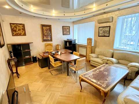 комерційна за адресою Банкова вул., 12
