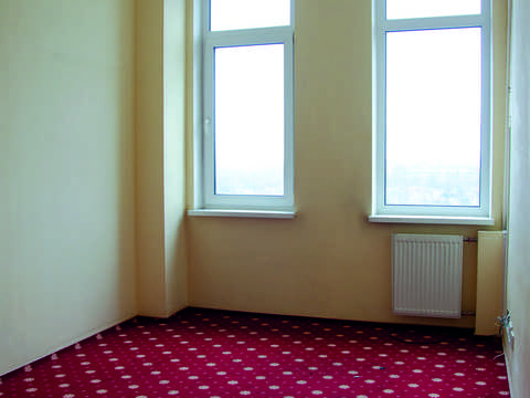 комерційна за адресою Героїв Космосу вул., 4