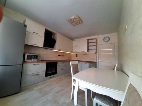 квартира за адресою Академіка Глушкова просп., 9-Г