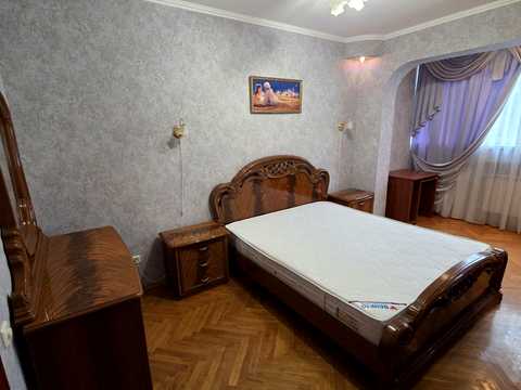 квартира за адресою Вахтанга Кікабідзе вул. (Булгакова), 3