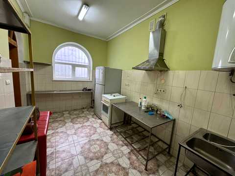 комерційна за адресою Шкільна вул., 22