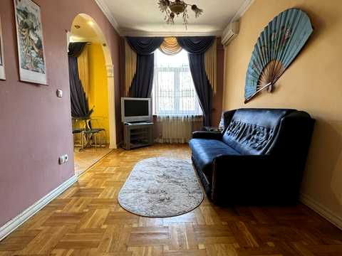 квартира за адресою Вʼячеслава Чорновола просп. (), 1