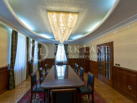 комерційна за адресою Андріївська вул., 7