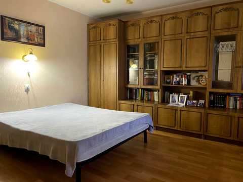 квартира по адресу Межигорская ул., 50