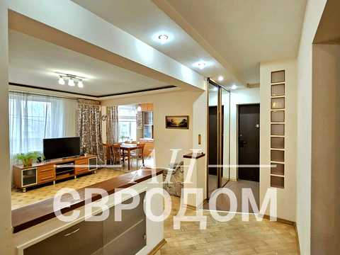 квартира по адресу Героев Сталинграда просп., 25