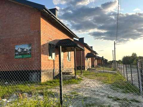 дом по адресу с. Навария, Озёрная ул.