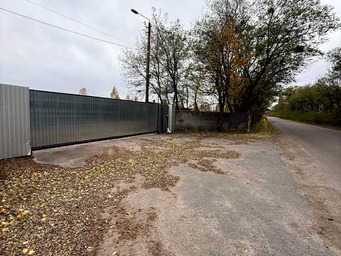 комерційна за адресою Травнева, 12