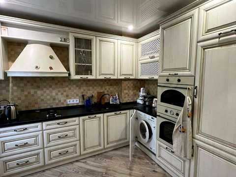 квартира за адресою Михайла Лушпи просп. (Космонавтів), 23
