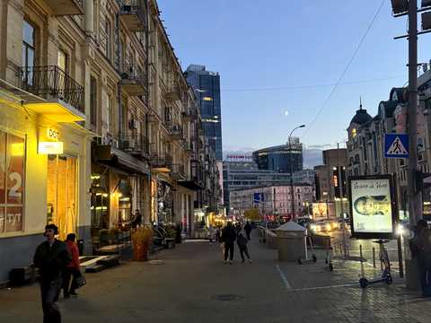 квартира за адресою Басейна вул., 3