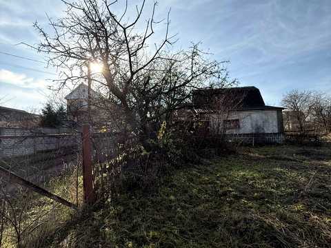 будинок за адресою с. Карпівці, Вишнева, 2