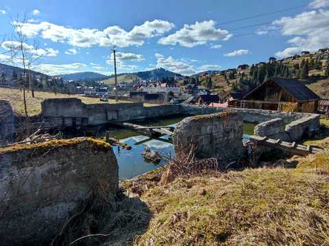 ділянка за адресою с. Поляниця, карпатська